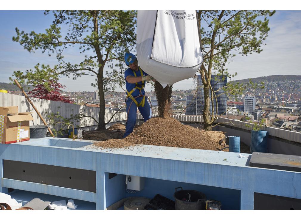 Dachgartensubstraht einbauen